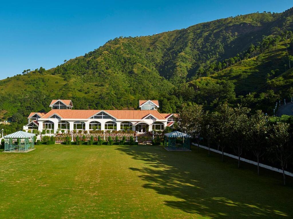 Мумбаи: Club Mahindra Kandaghat