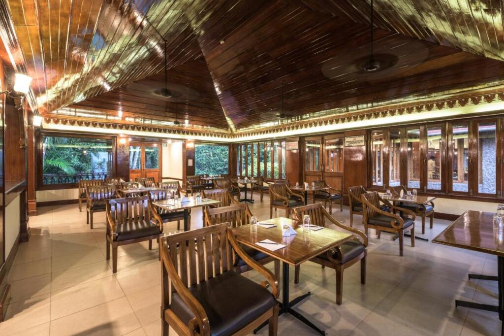 Мумбаи: Club Mahindra Thekkady