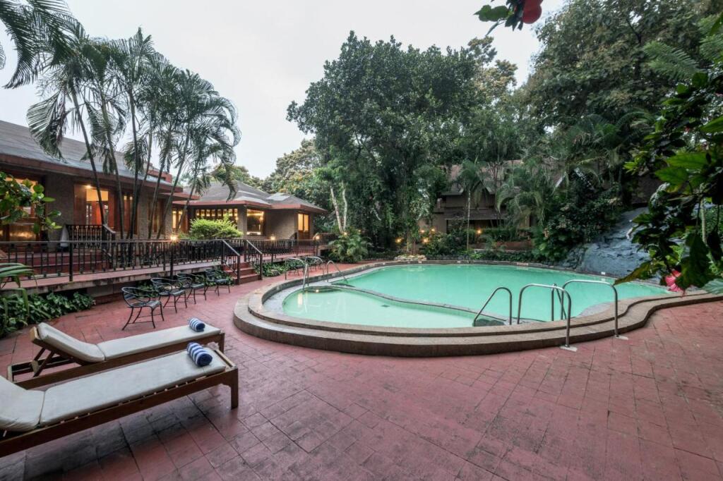 Мумбаи: Club Mahindra Thekkady