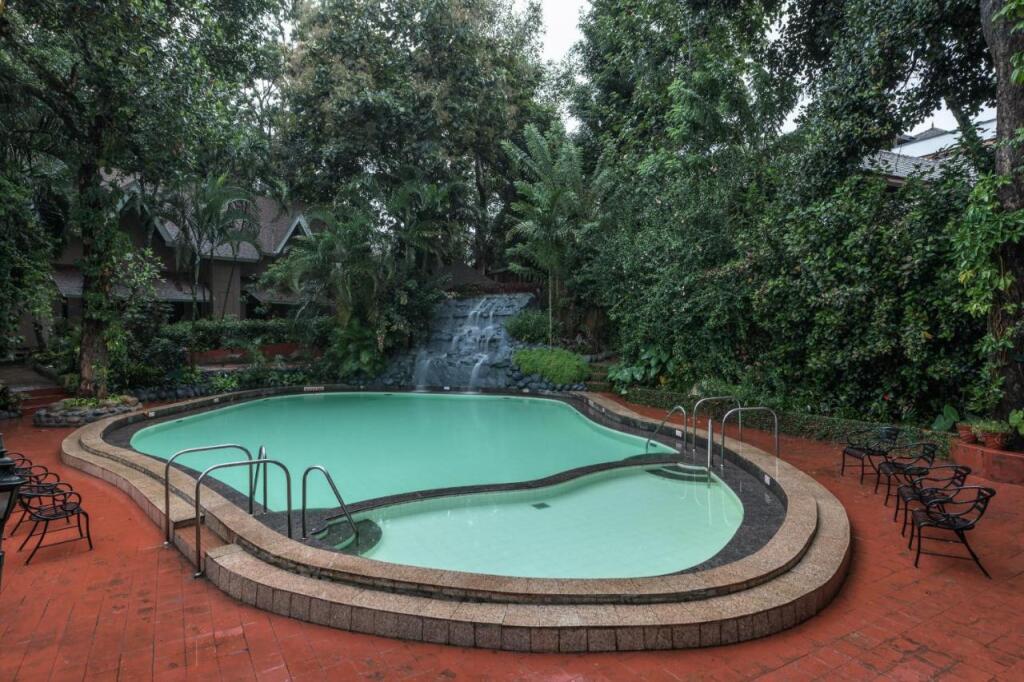 Мумбаи: Club Mahindra Thekkady