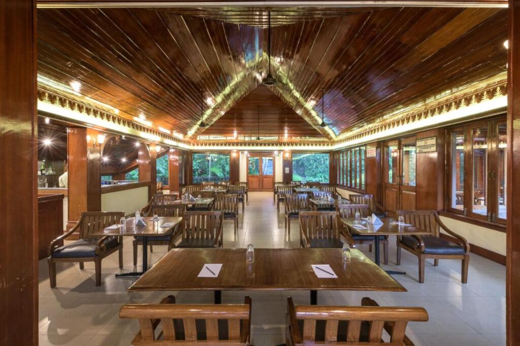 Мумбаи: Club Mahindra Thekkady
