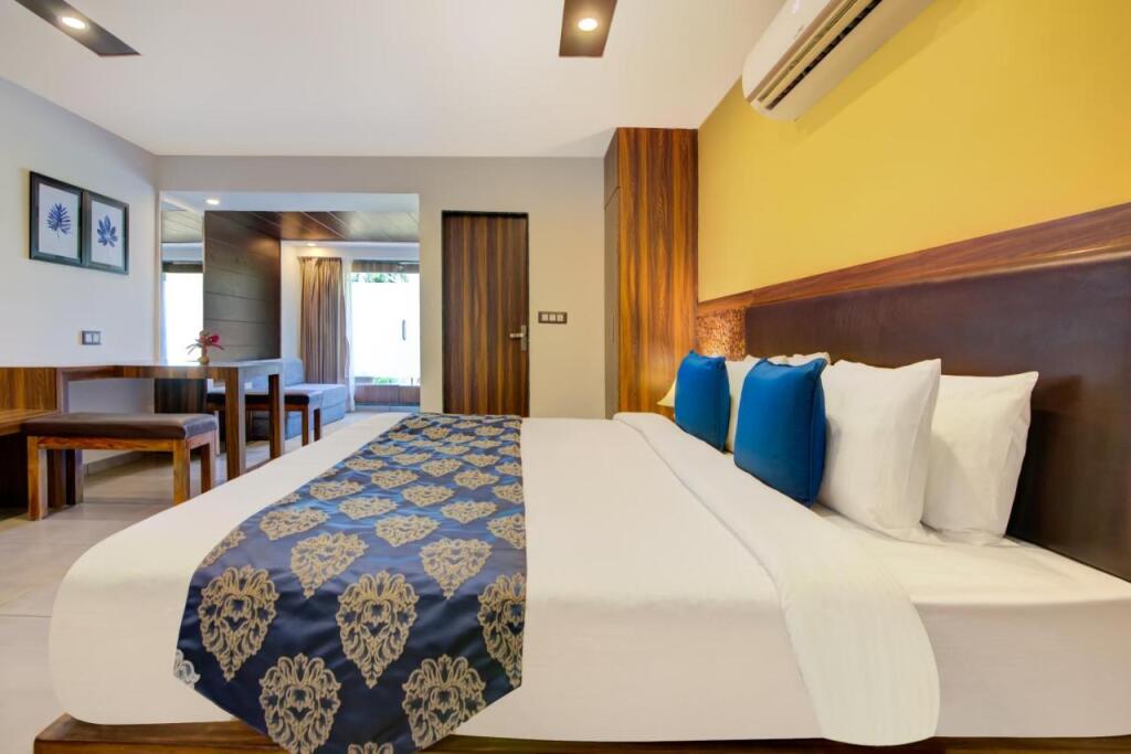Мумбаи: Club Mahindra Netrang