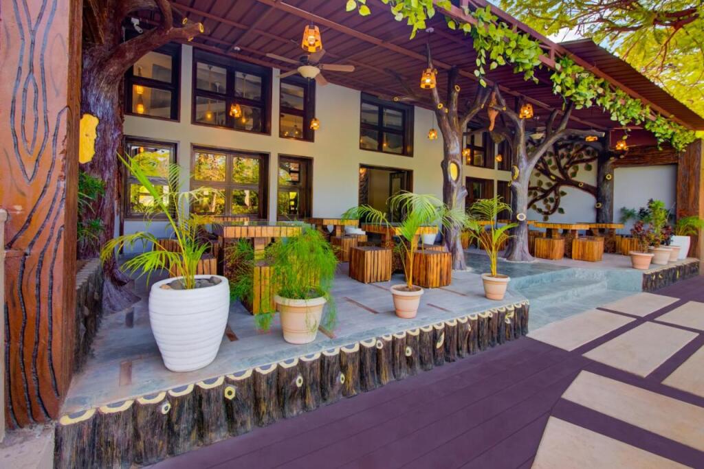 Мумбаи: Club Mahindra Netrang