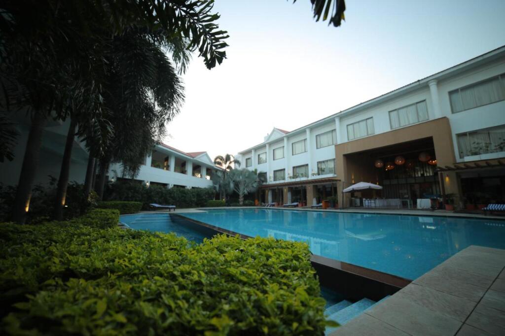 Мумбаи: Club Mahindra Kensville