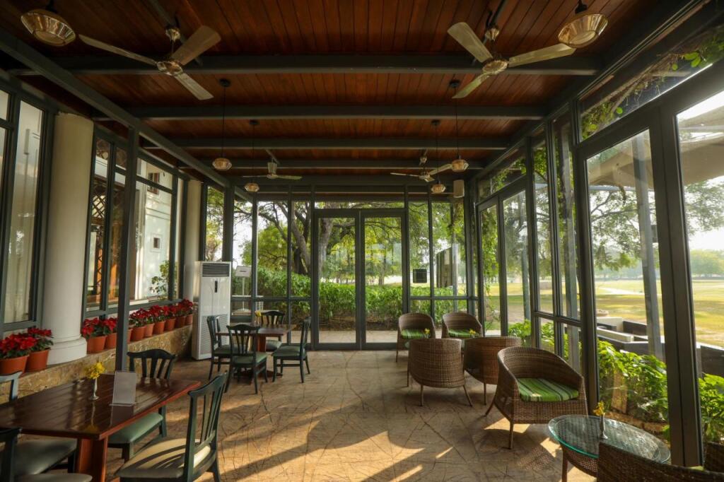 Мумбаи: Club Mahindra Kensville