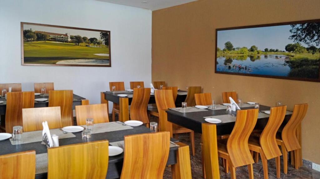 Мумбаи: Club Mahindra Kensville