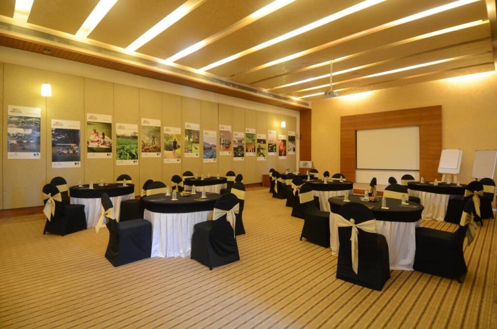 Мумбаи: Club Mahindra Kensville