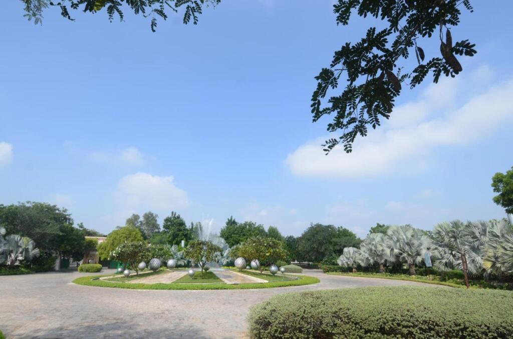 Мумбаи: Club Mahindra Kensville