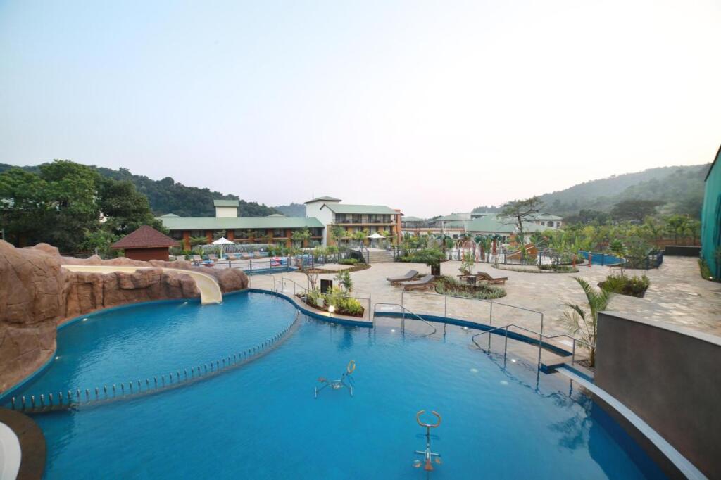 Мумбаи: Club Mahindra Assonora