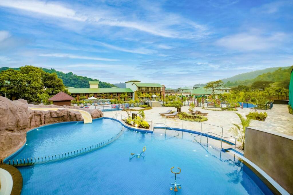Мумбаи: Club Mahindra Assonora