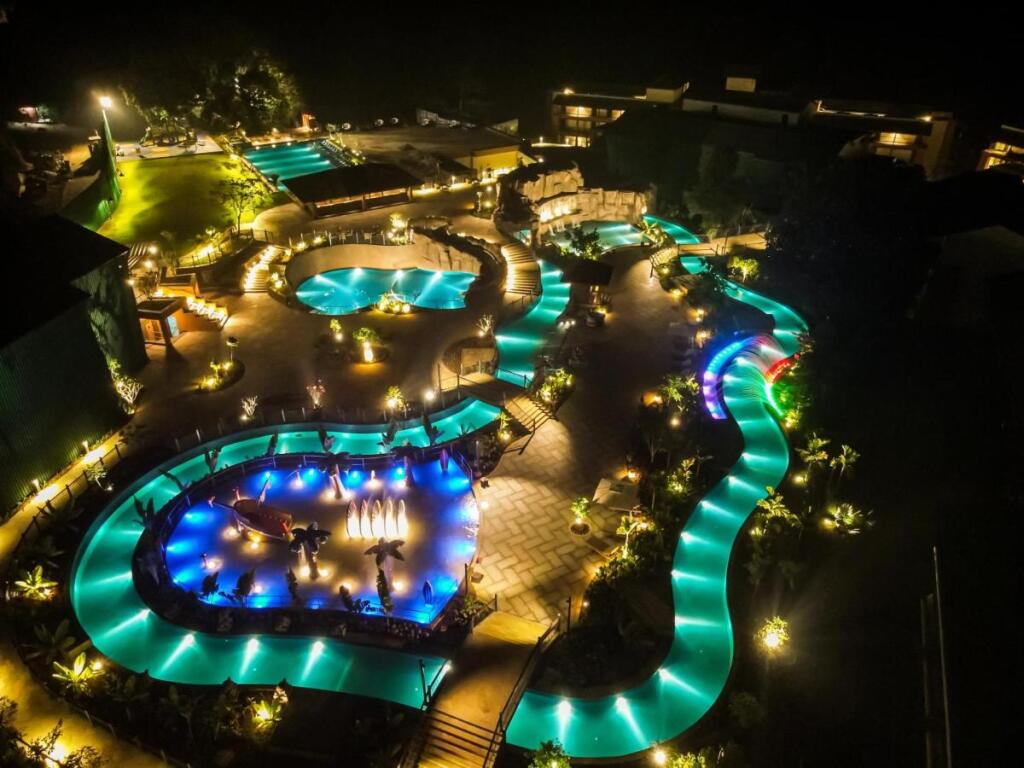 Мумбаи: Club Mahindra Assonora