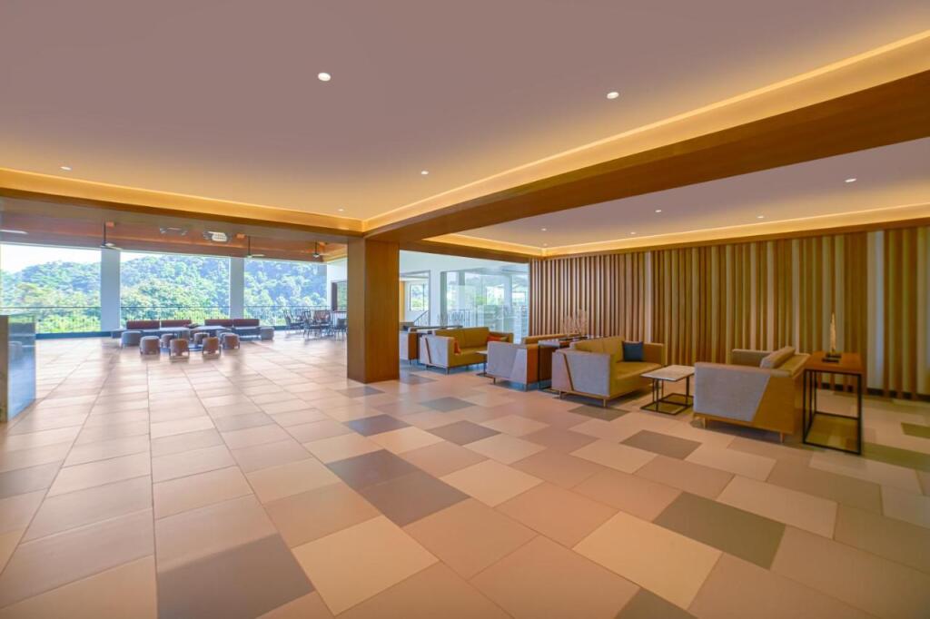 Мумбаи: Club Mahindra Assonora