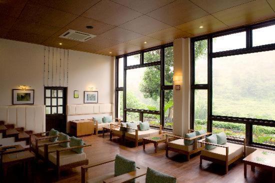 Мумбаи: Club Mahindra Baiguney