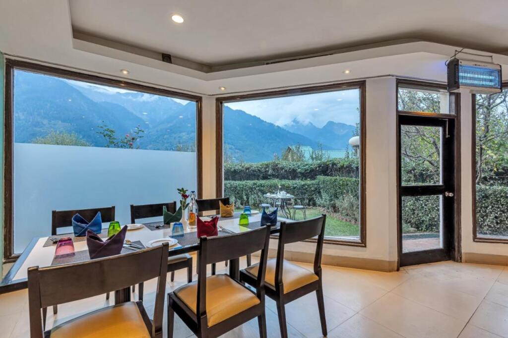 Мумбаи: Club Mahindra Snow Peaks Manali