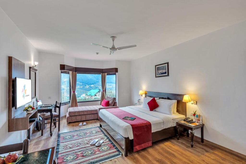 Мумбаи: Club Mahindra Snow Peaks Manali