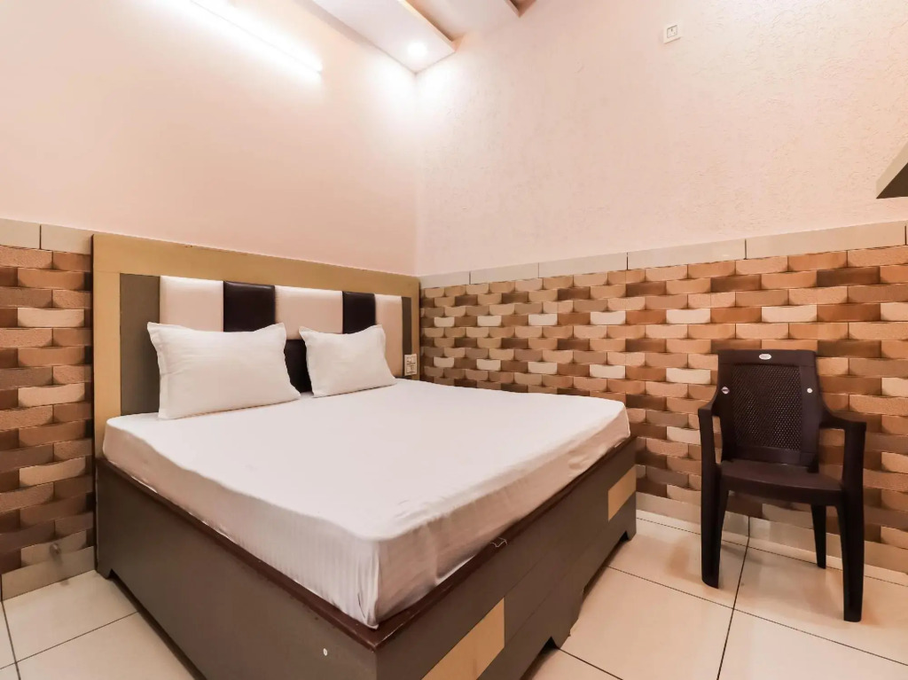 Прем-Нагар: SPOT ON 85285 Shikhar Hotel