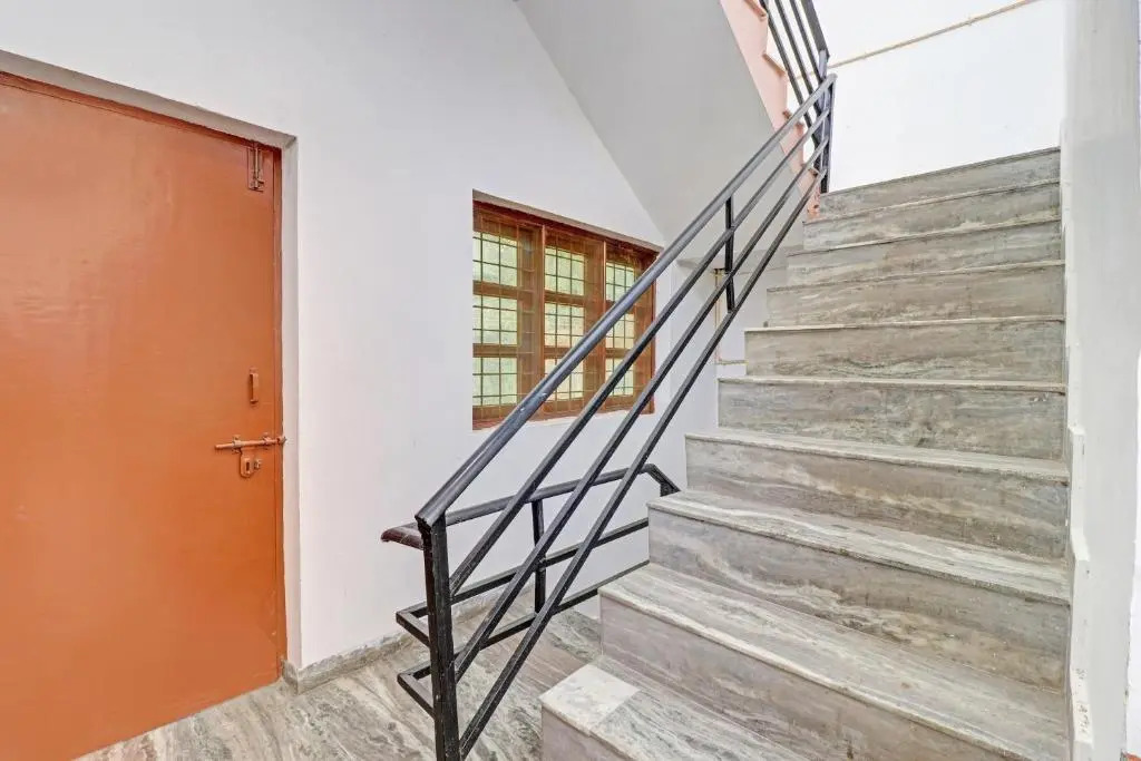 Дехрадун: SPOT ON Ganpati Home Stays