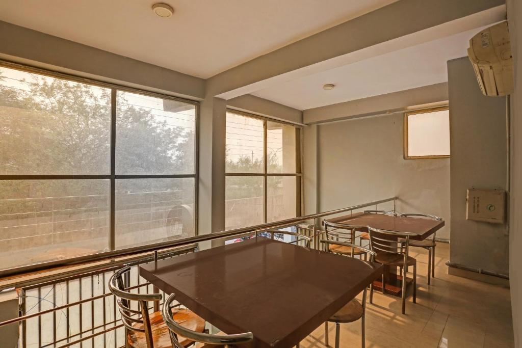 Нойда: OYO Townhouse 1030 Zodiac Near Botanic Garden of Indian Republic