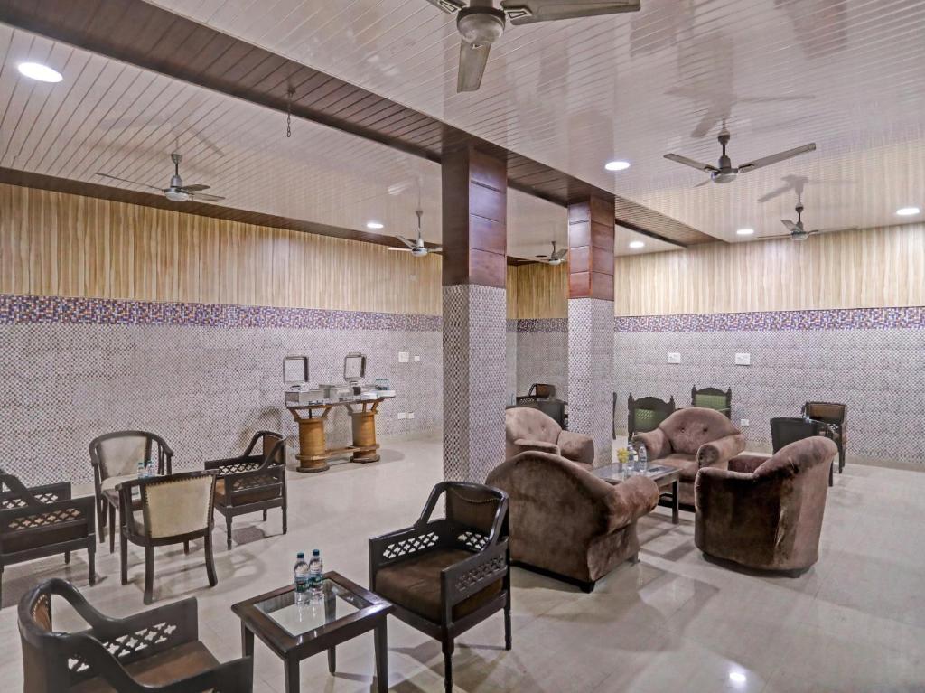 Нойда: Townhouse 1053 Hotel The Premier View