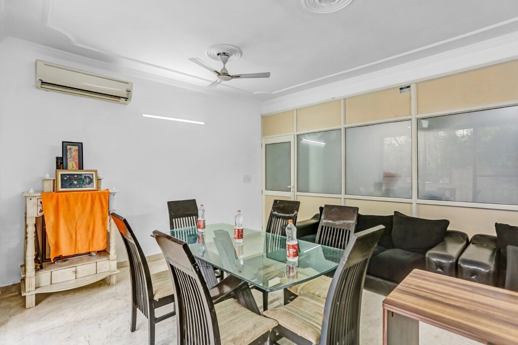 Нойда: OYO Townhouse 1071 Hotel Metro Inn Residency Near ISKCON Temple Noida