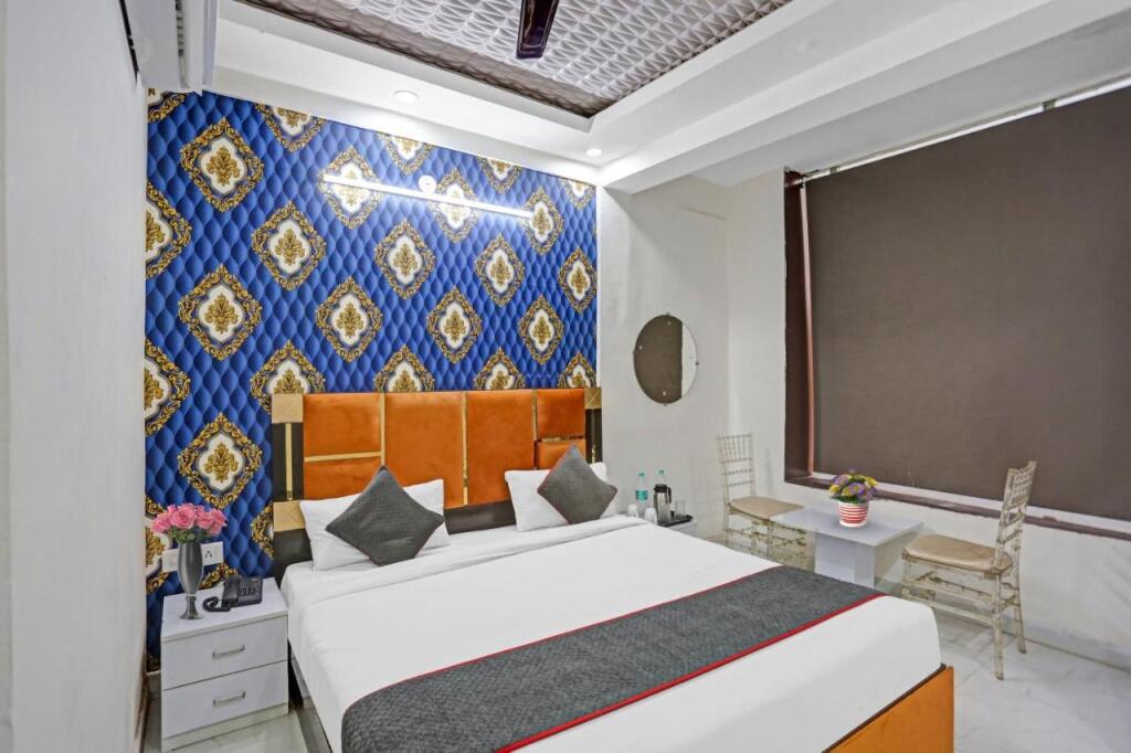 Нойда: OYO Townhouse 1062 Paradise Inn Near Noida Sector 51 Metro Station