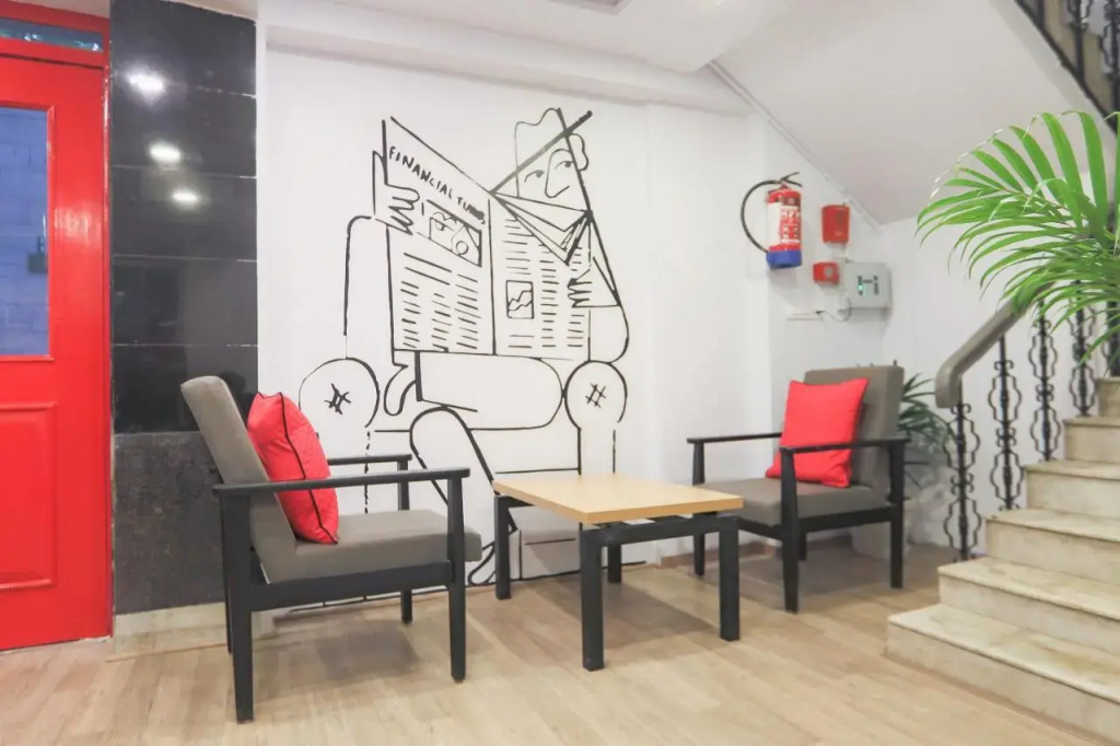 Нойда: OYO Townhouse 1062 Paradise Inn Near Noida Sector 51 Metro Station