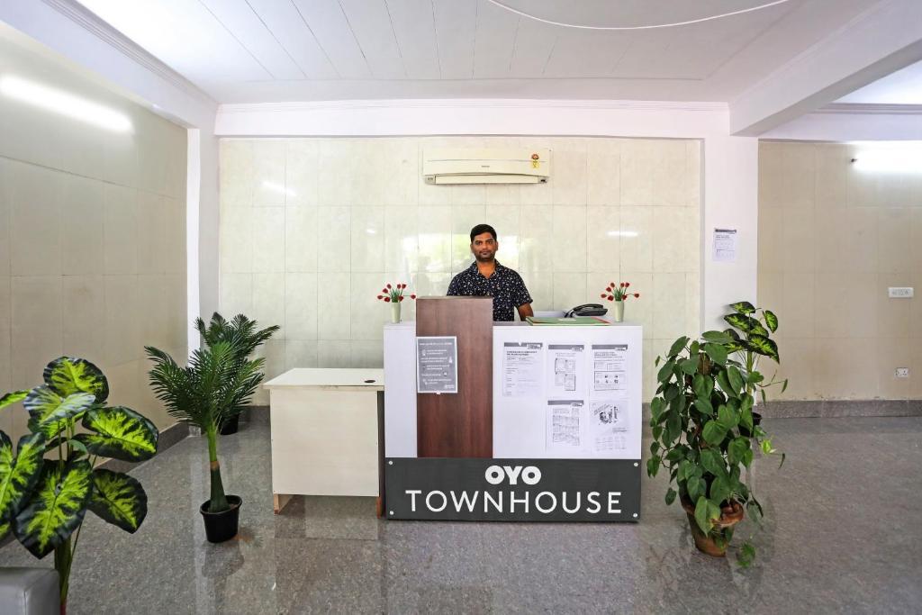 Нойда: Townhouse Oak 1078 Hotel Dream Town