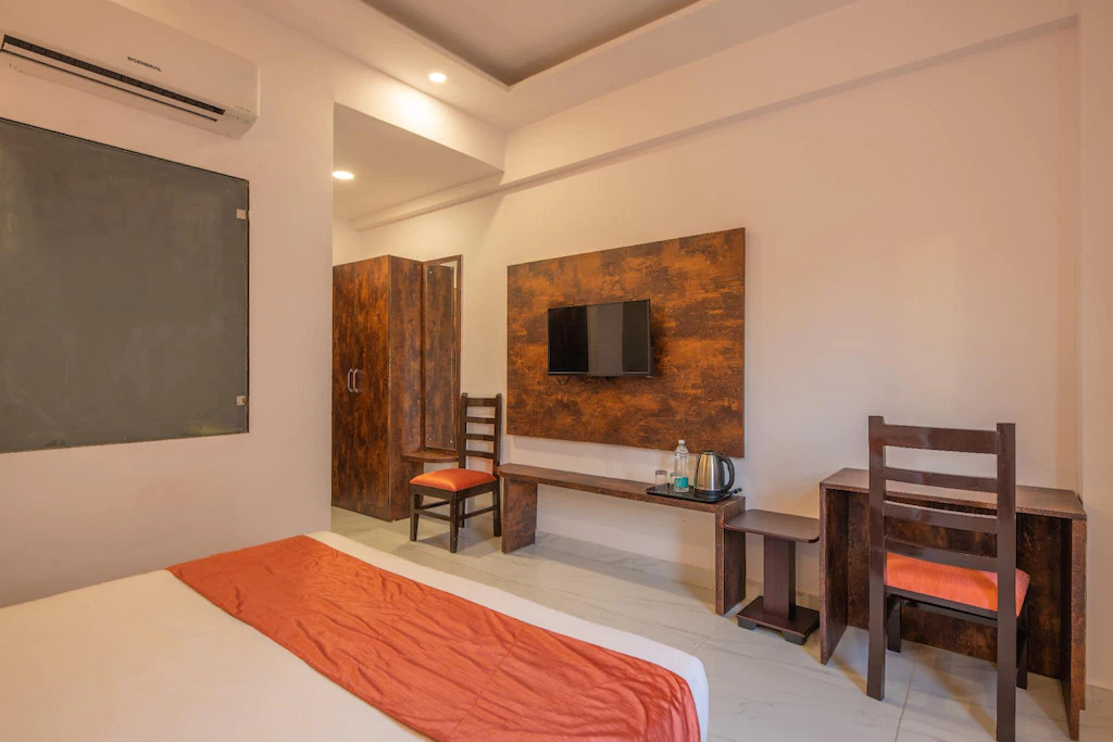 Харидвар: Hotel Ayu Suites