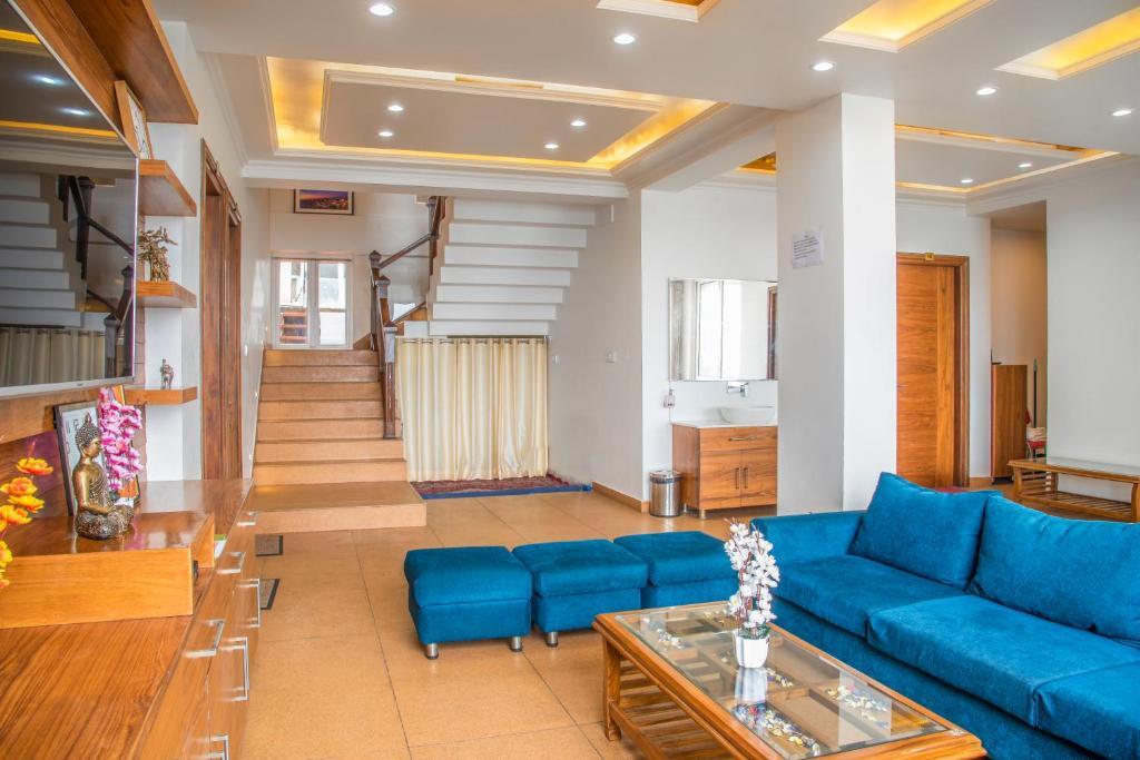 Шимла: The White Haven Homestay I Rooms & Kitchen