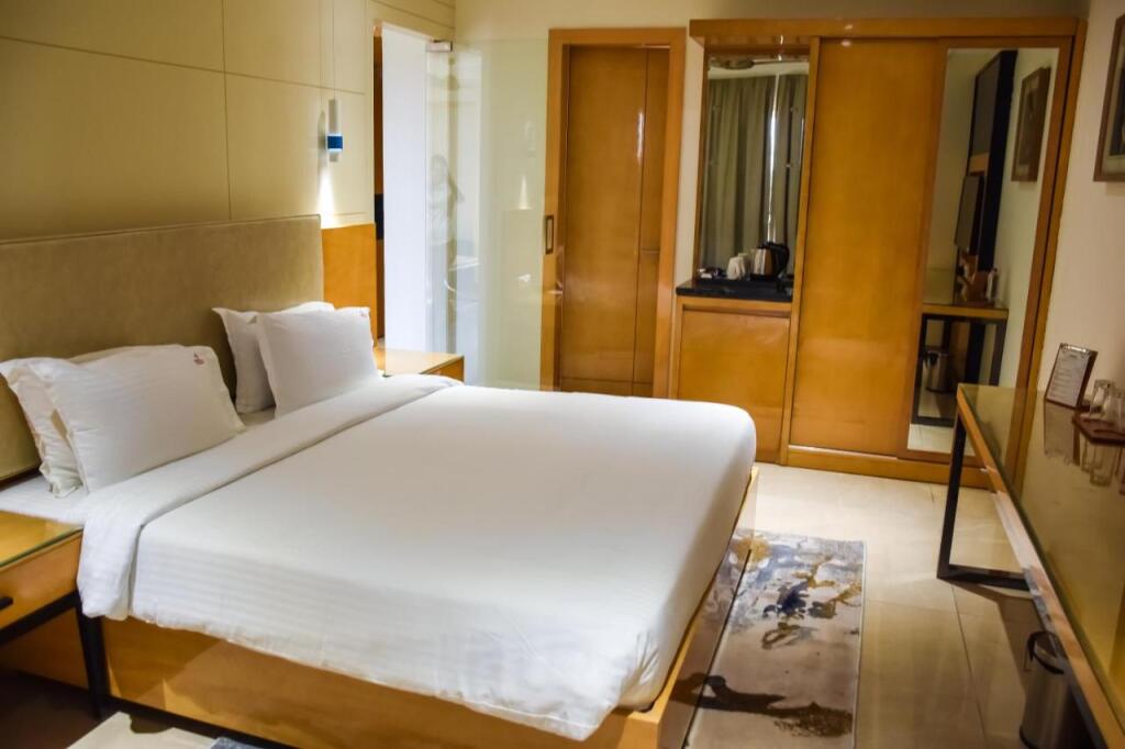 Итарси: Express11 Hotel
