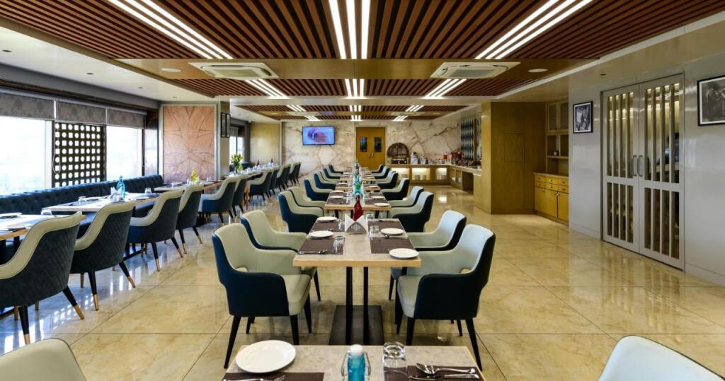 Итарси: Express11 Hotel