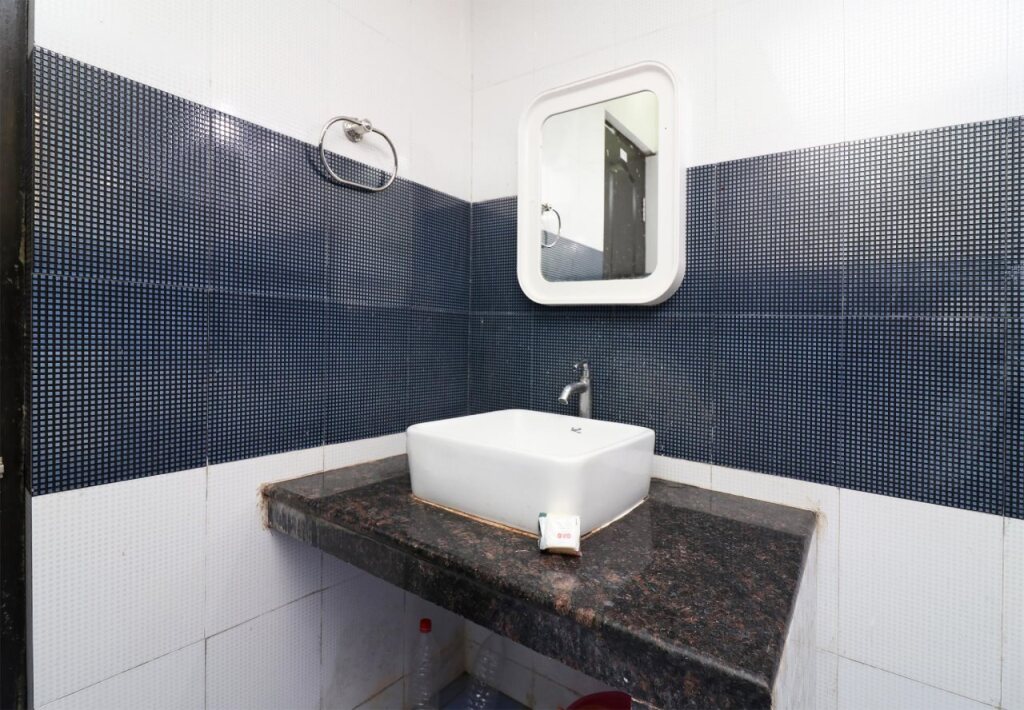 Бхубанешвар: OYO 19111 Supriya Guest House