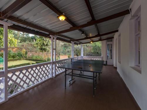Ути: SaffronStays Milton Abbott Estate