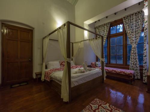 Ути: SaffronStays Milton Abbott Estate