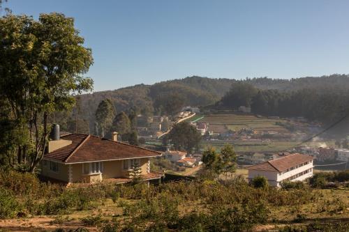 Ути: SaffronStays Milton Abbott Estate