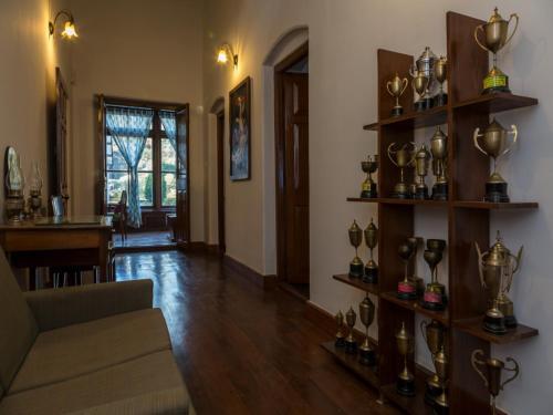 Ути: SaffronStays Milton Abbott Estate