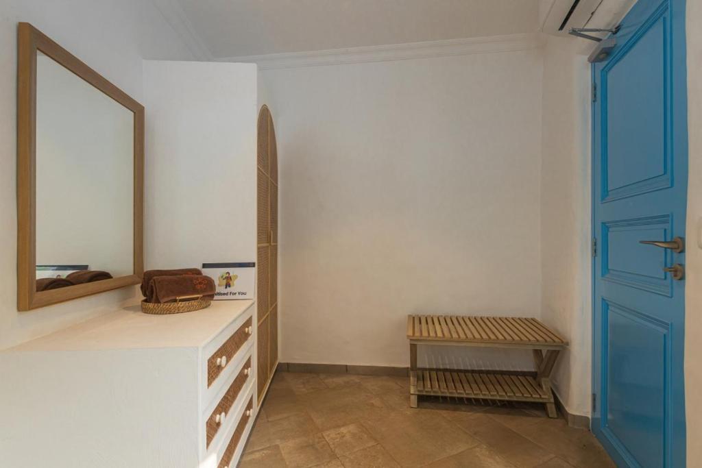 Хандала: Saffronstays Kairos Zeus