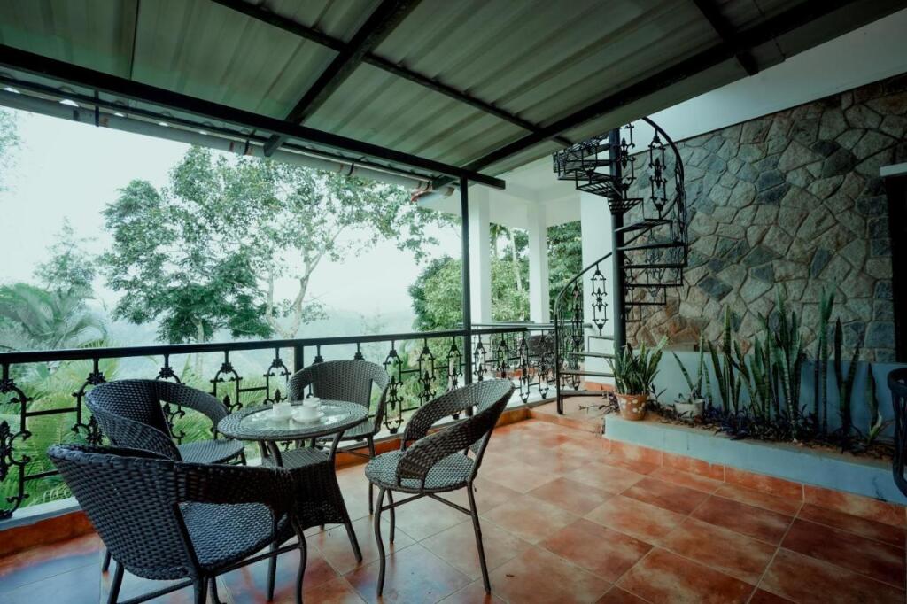 Султан-Батери: Saffronstays Cliff Haven, Wayanad