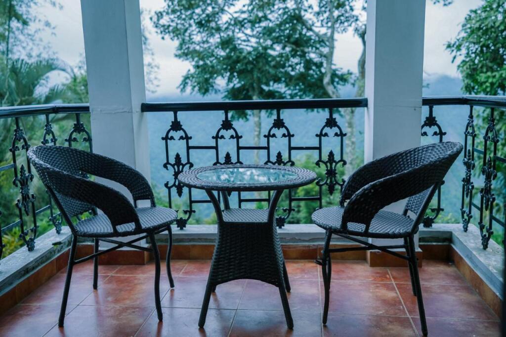 Султан-Батери: Saffronstays Cliff Haven, Wayanad