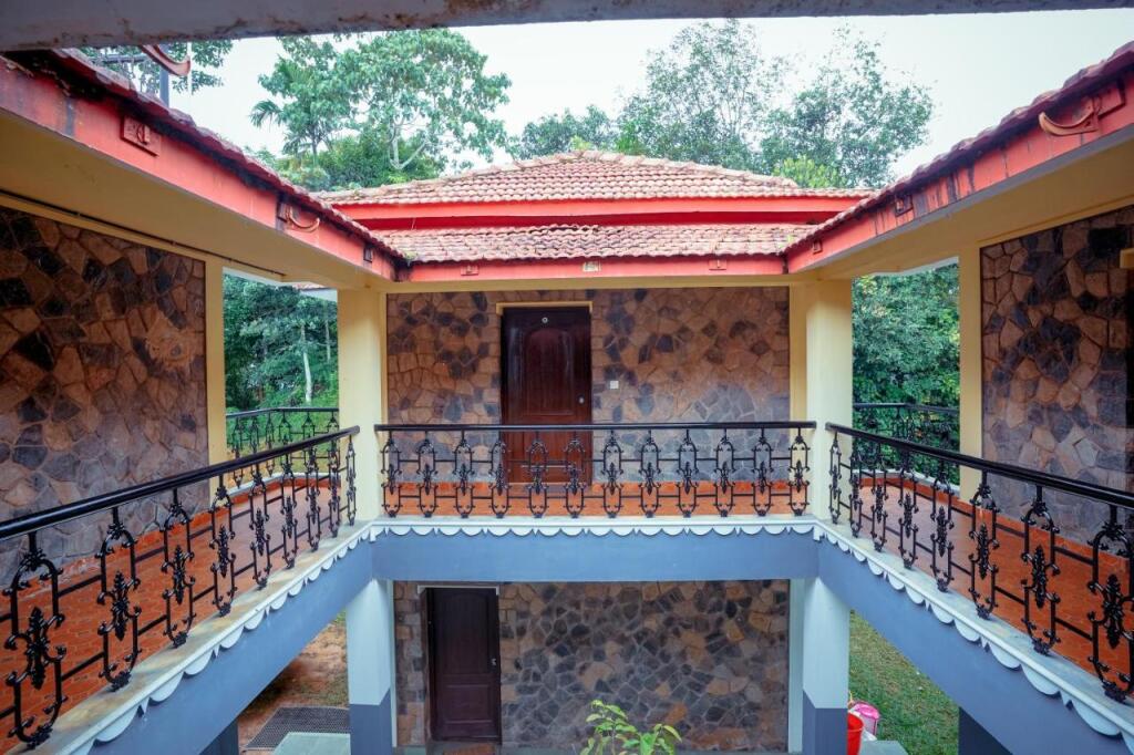 Султан-Батери: Saffronstays Cliff Haven, Wayanad