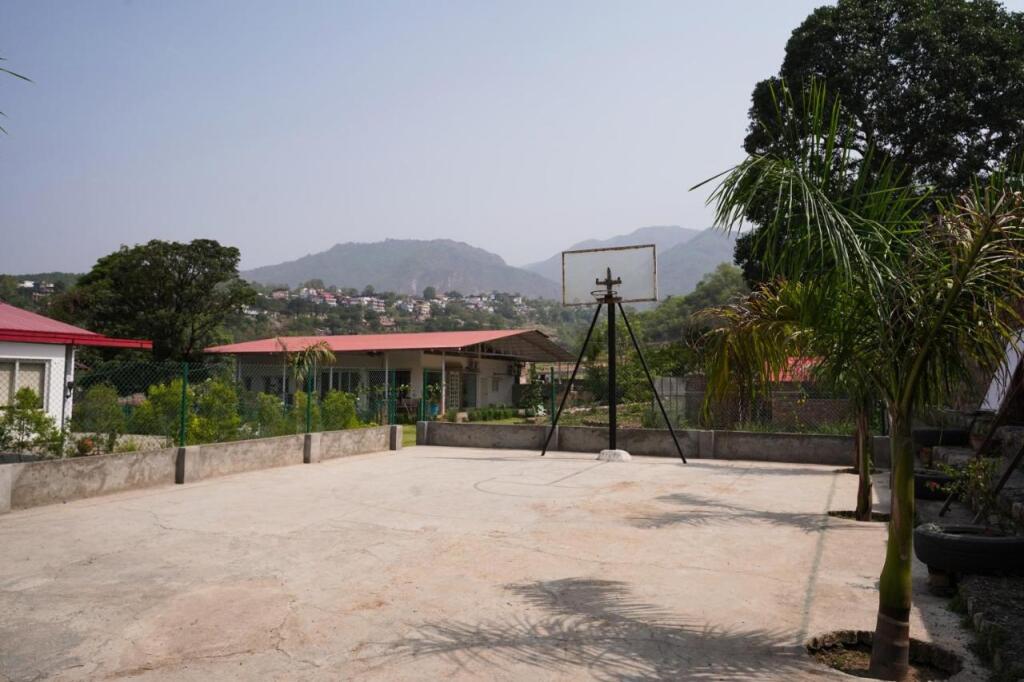 Массури: Saffronstays Doon Valley View, Dehradun