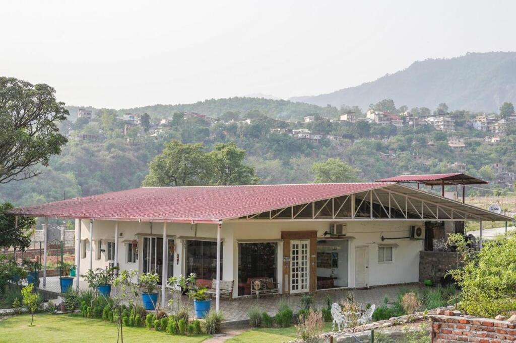 Массури: Saffronstays Doon Valley View, Dehradun