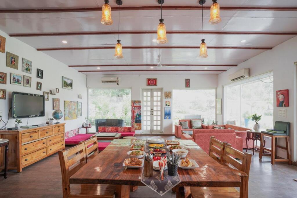 Массури: Saffronstays Doon Valley View, Dehradun