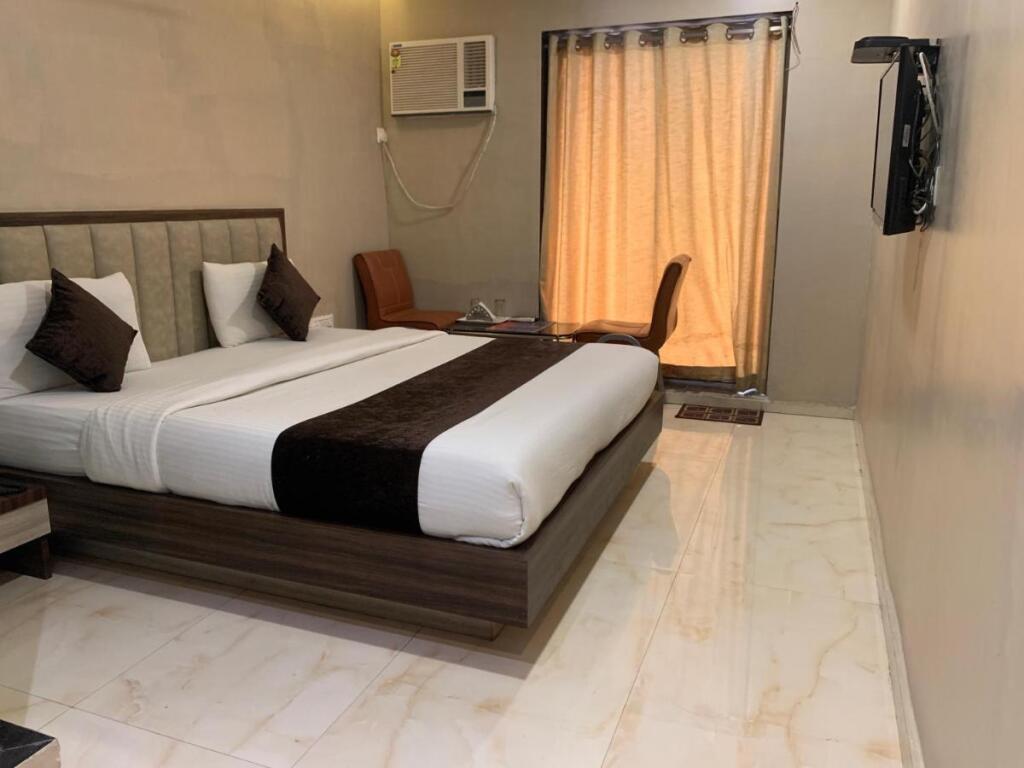 Тхане: Hotel Merakee by Hotel Roop Palace