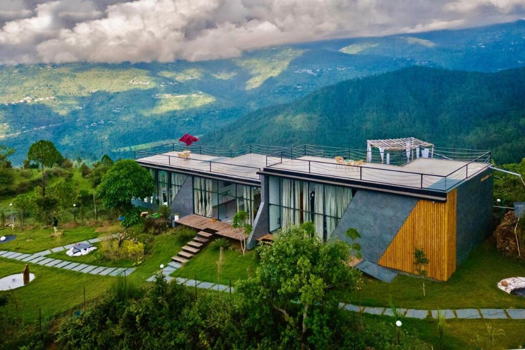 Раникхет: Saffronstays Glasshouse Celeste, Ranikhet