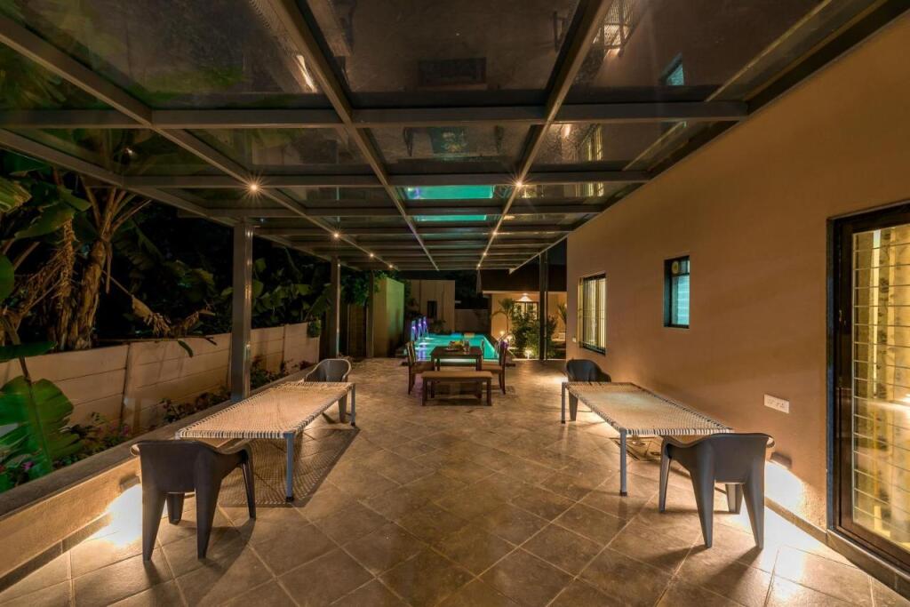 Нашик: SaffronStays Eden, Nashik - pet-friendly villa with pool, jacuzzi & grape farm