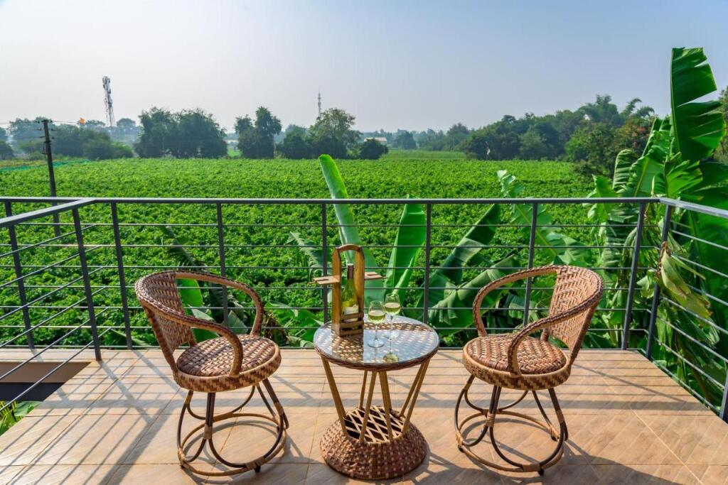 Нашик: SaffronStays Eden, Nashik - pet-friendly villa with pool, jacuzzi & grape farm