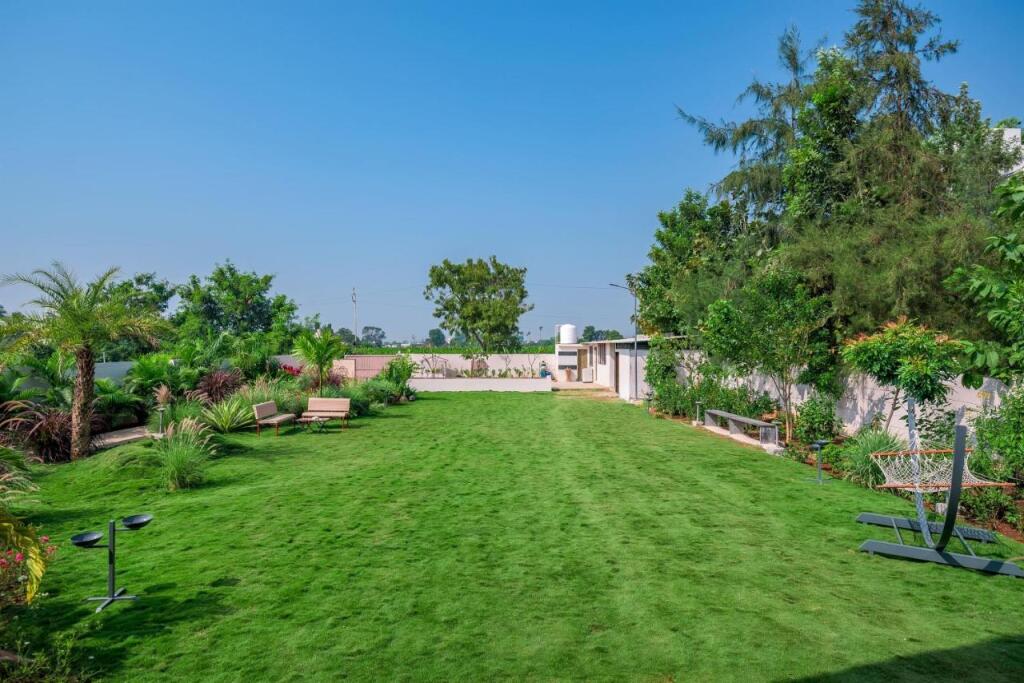 Нашик: SaffronStays Eden, Nashik - pet-friendly villa with pool, jacuzzi & grape farm