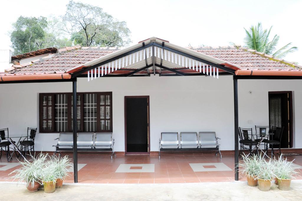Кушалнагар: Family Estate Stay Near Murnad