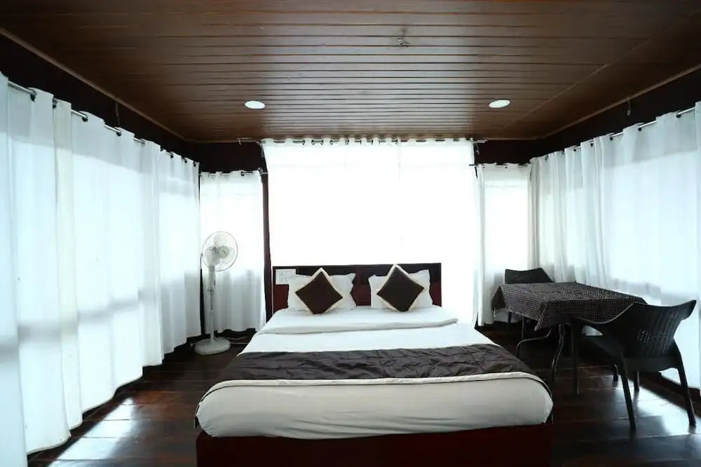 Кушалнагар: Coorg Tree House